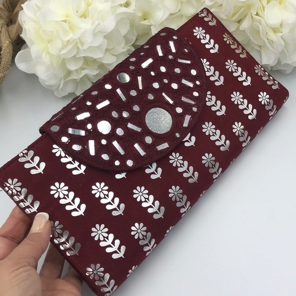 Burgundy MIRROR CLUTCH - Picture 9 of 9